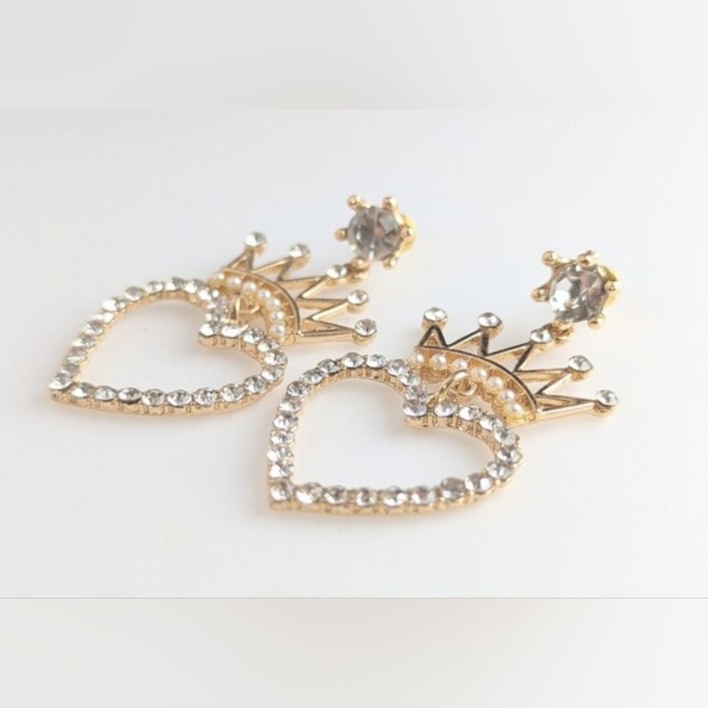 Betsey Johnson Gold crystal pearl crown heart earings with silver post - Picture 10 of 16
